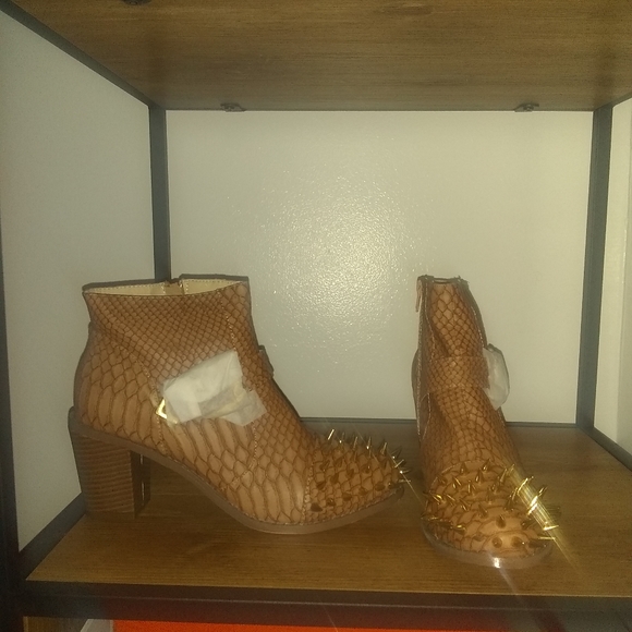 Brand new shoes size 10 - Picture 1 of 4